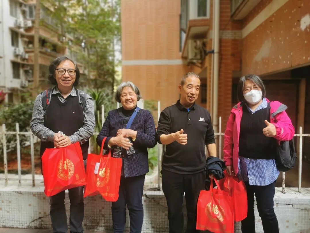 用爱与欢笑拥抱春暖花开