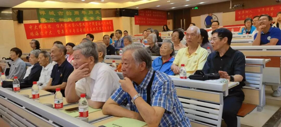 七年滋养,同谱关爱