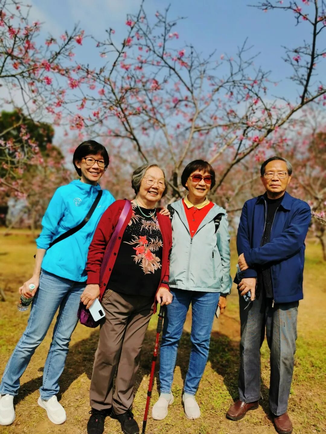 用爱与欢笑拥抱春暖花开